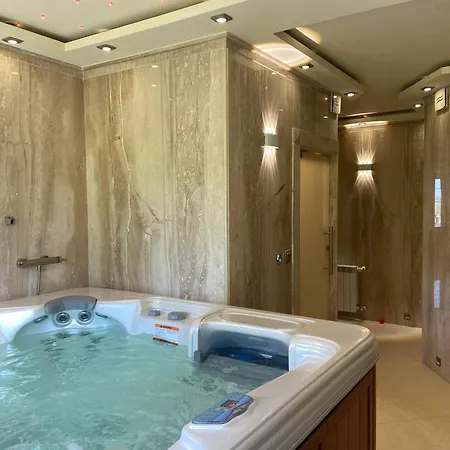 Holiday home Dom Na Wylacznosc Z Jacuzzi, Sauna I Basenem *