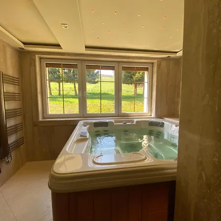 Dom Na Wylacznosc Z Jacuzzi, Sauna I Basenem Holiday home *
