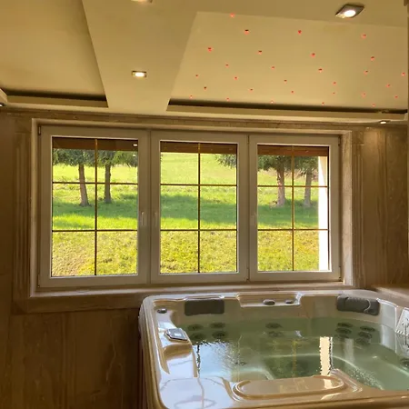Holiday home Dom Na Wylacznosc Z Jacuzzi, Sauna I Basenem *